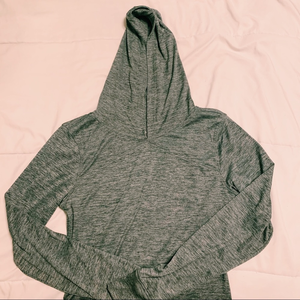 gray running top